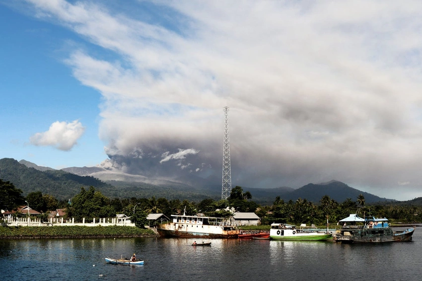 Mount Dukono eruption leaves hikers dead and several missing