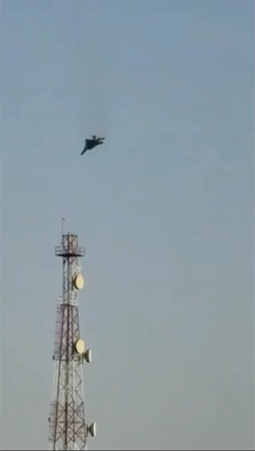 Video appears to show US F-15 crash in Kuwait; pilots eject safely
