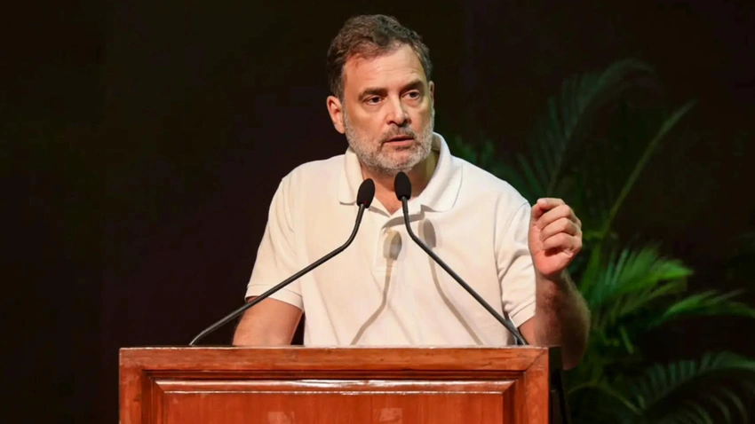 Rahul Gandhi Sits on Dharna Over Pellet Gun Row in Delhi