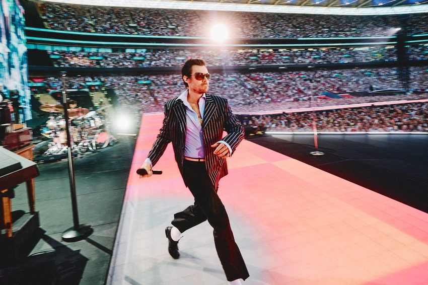 Harry Styles Smashes Records, Honors One Direction at Epic Wembley Finale!