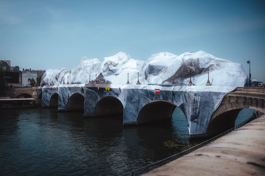 Paris's Pont Neuf: When a Bridge Becomes a High-Fashion Cave!