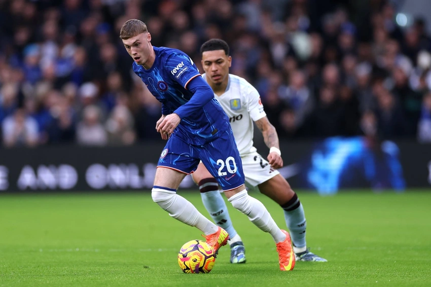 Chelsea's Summer Shake-Up: Welbeck & Henderson Talks Underway!