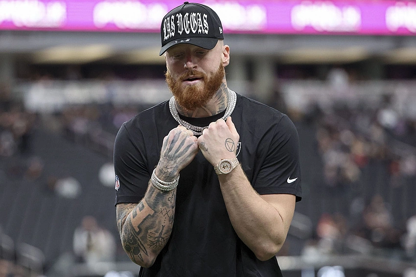 Ravens Pivot on Crosby, Sign Hendrickson as Trade Falls Apart