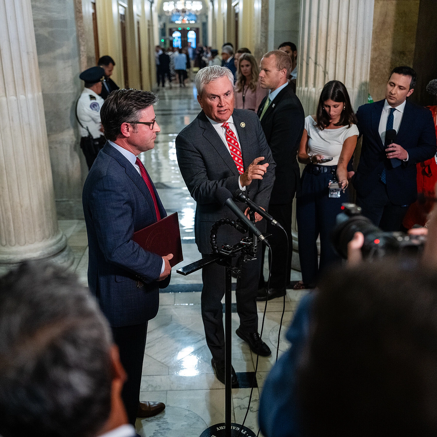 Epstein Files Spark Bipartisan Push for Full Disclosure