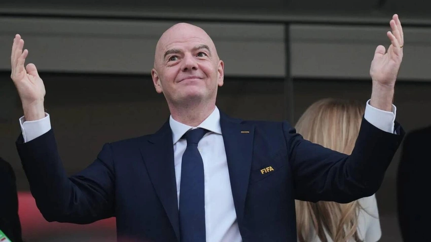 FIFA Apologizes for Sell-Off Blunder, Still Backs Infantino Amid Outcry 🧐