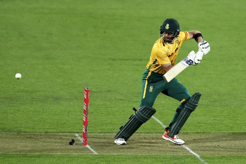 Esterhuizen, SA bowlers lift Proteas to series-levelling win