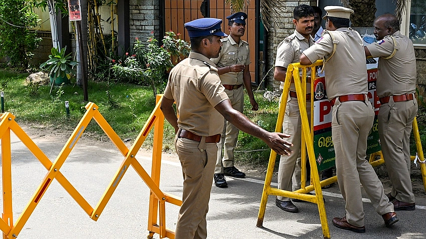 Tamil Nadu bus crash near Karaikudi leaves 11 dead, 20+ injured