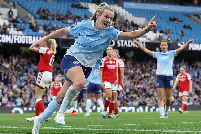 Man City Stuns Arsenal 4-2 in WSL Thriller! Hemp Shines as Gunners Falter