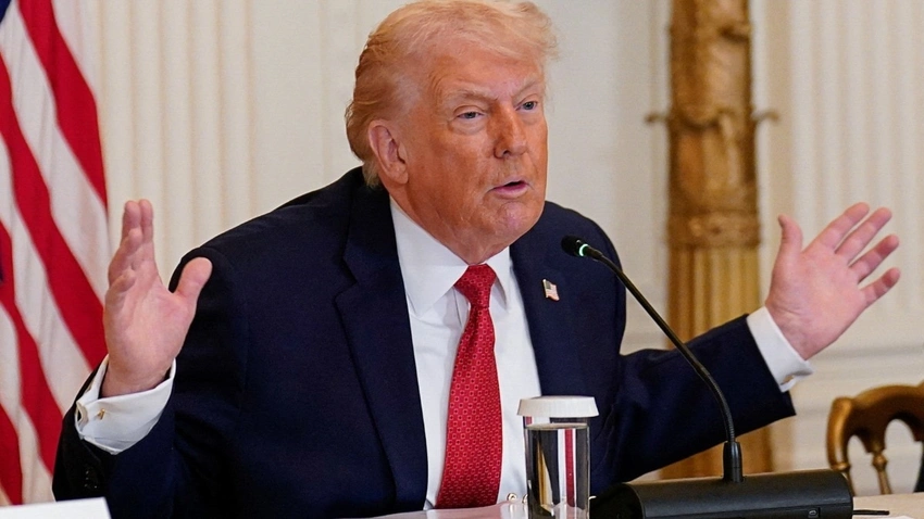 Trump’s Greenland Tariffs Shake Markets, Boost Safe-Havens