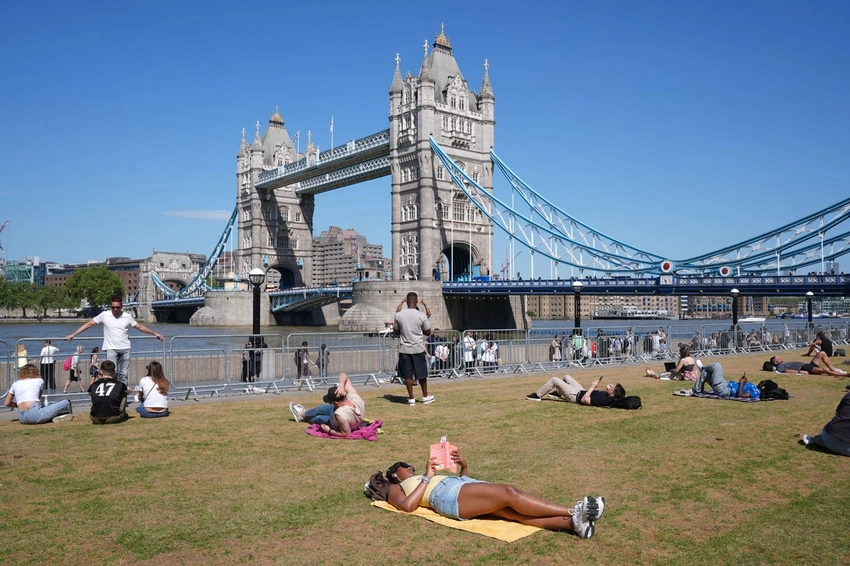 London to Sizzle: Temperatures Set to Hit 29C for Potential Heatwave Weekend