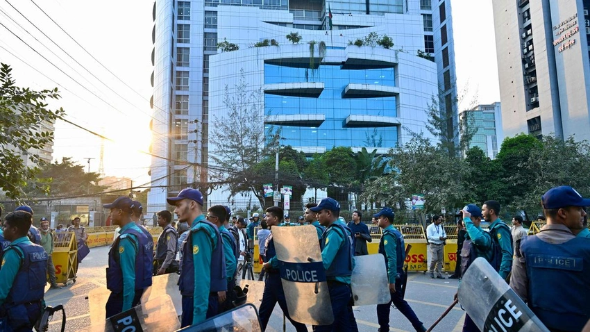 Bangladesh Sets Feb 2026 Election After Hasina Ouster