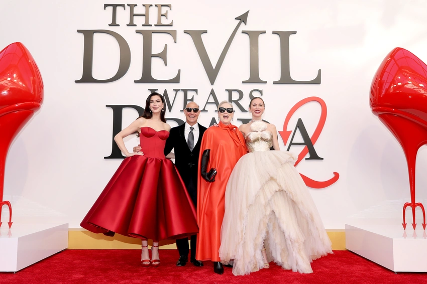Hathaway, Streep Shine in Red at Devil Wears Prada 2 NY Premiere