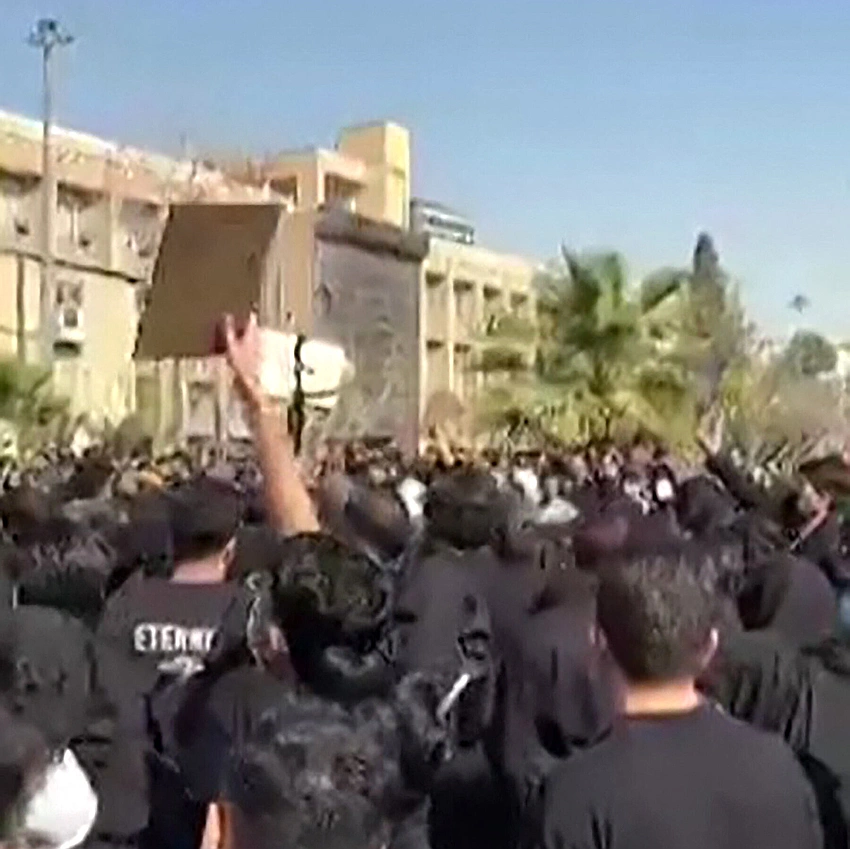 Tehran Students Rally in Largest Anti-Government Protests Since Crackdown