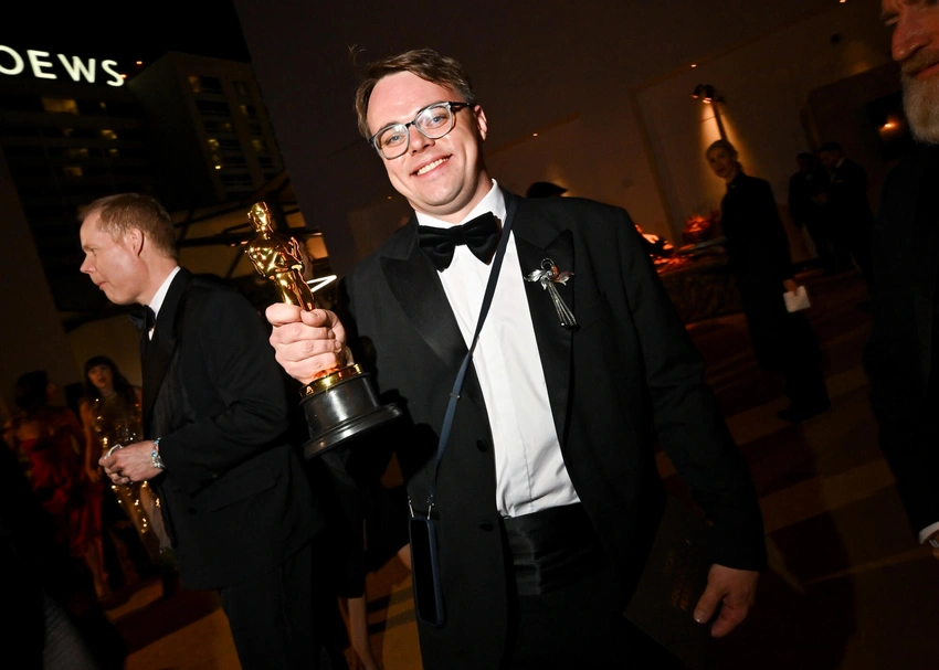 Oscar Statue Vanishes After TSA Confiscation at JFK