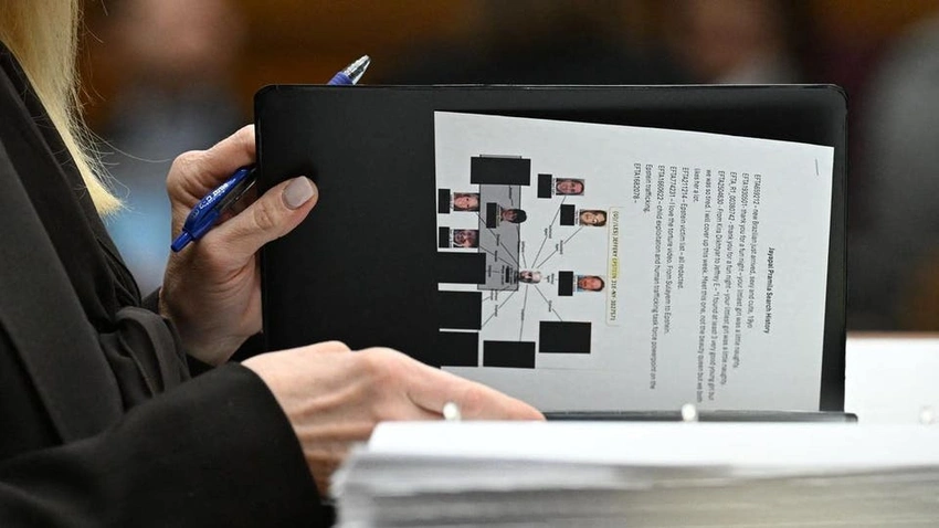 DOJ Tracks Lawmakers' Epstein File Searches, Sparking Backlash