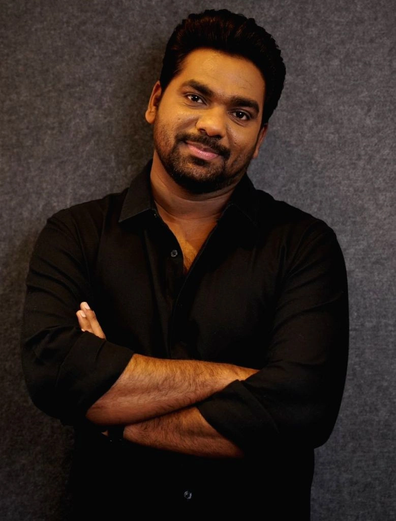 Zakir Khan Announces Comedy Break, Teases Final Performance on June 20