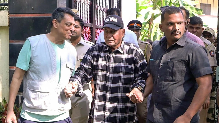 Salim Khan hospitalised in ICU; Salman Khan and family rush to visit