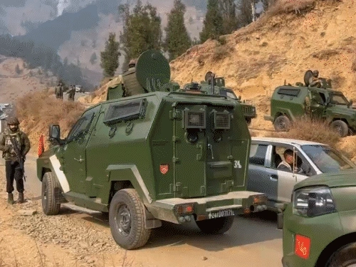 Troops rush to Kishtwar after terrorists fire in Chhatru, operation ongoing