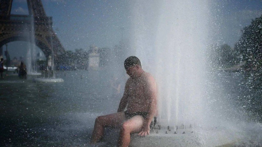 UK Shatters June Heat Record: Red Warning Extended as Europe Bakes!