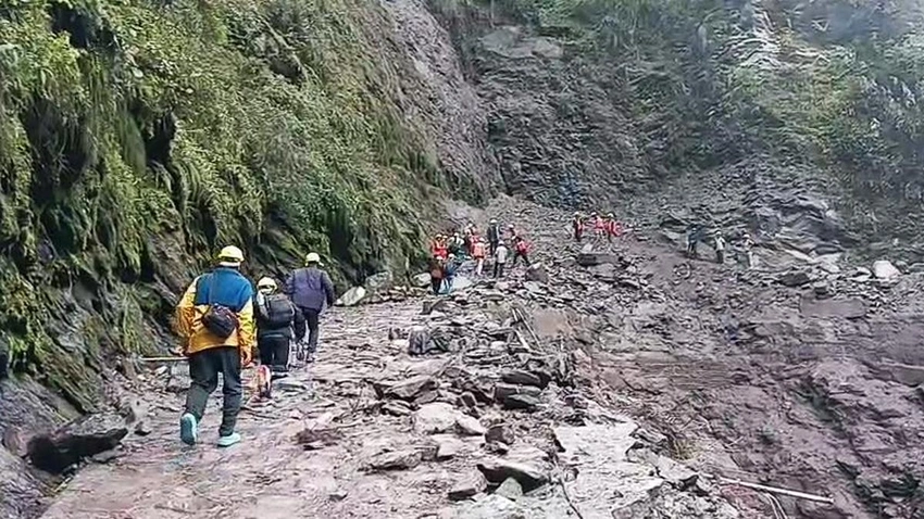 Himalayan Heroics: 21 Trekkers, Porters Rescued from Uttarkashi's Icy Peaks!