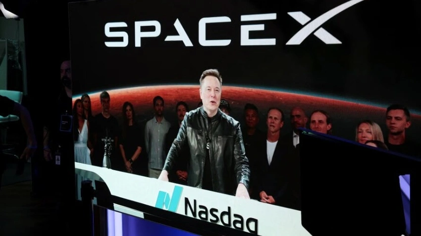 SpaceX Blasts Into Nasdaq-100: Billions Expected Amid Wild Stock Ride