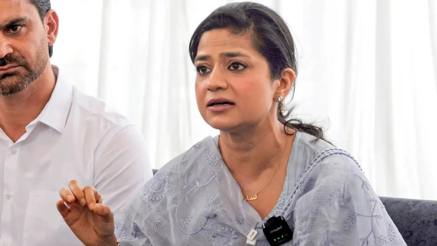 Iltija Mufti Booked for 'Assaulting' Cop; PDP Cries Foul & Police Brutality!