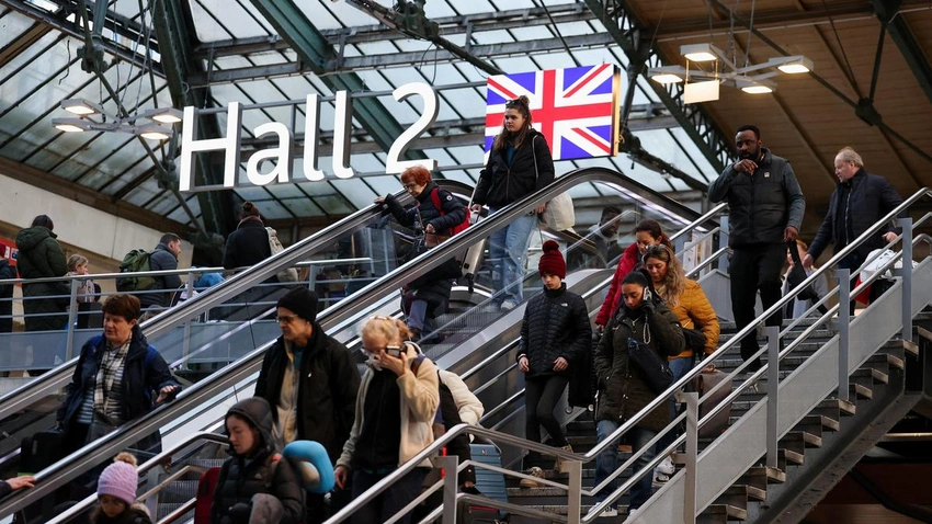 Eurostar Trains Halted as Channel Tunnel Power Failure Sparks Travel Chaos