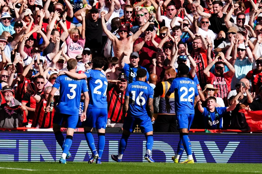 Sunderland Clinches Europa League Spot After Stunning Victory Over 10-Man Chelsea