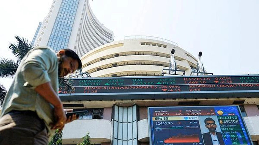 Nifty50 Dips Below 25,300 as Sensex Slumps Nearly 300 Points