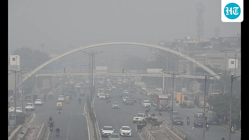 Delhi Battles Record Pollution as Dense Fog Disrupts Flights