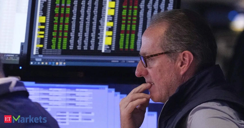 Asian Shares Slide as Gold Plunge Deepens, Dollar Rises