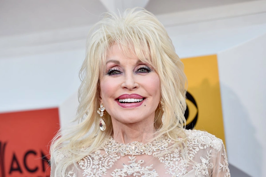 Dolly Parton: How the Queen of Country Unites a Divided America