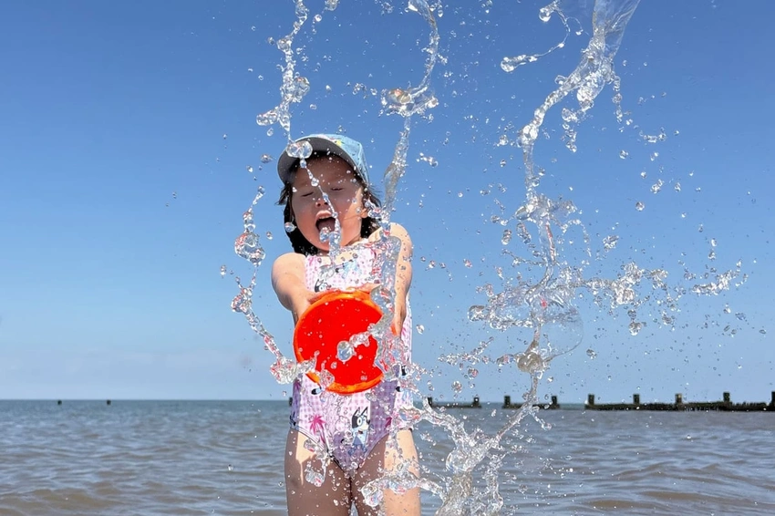 UK Braces for Scorching Heat: 35C Expected by Tuesday! 🔥