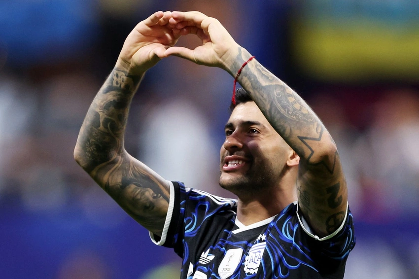 Argentina Star Romero Slams Gary Neville: "He Was Stupid!"