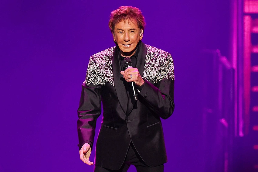 Barry Manilow to Undergo Lung Surgery, Reschedules 2026 Farewell Tour