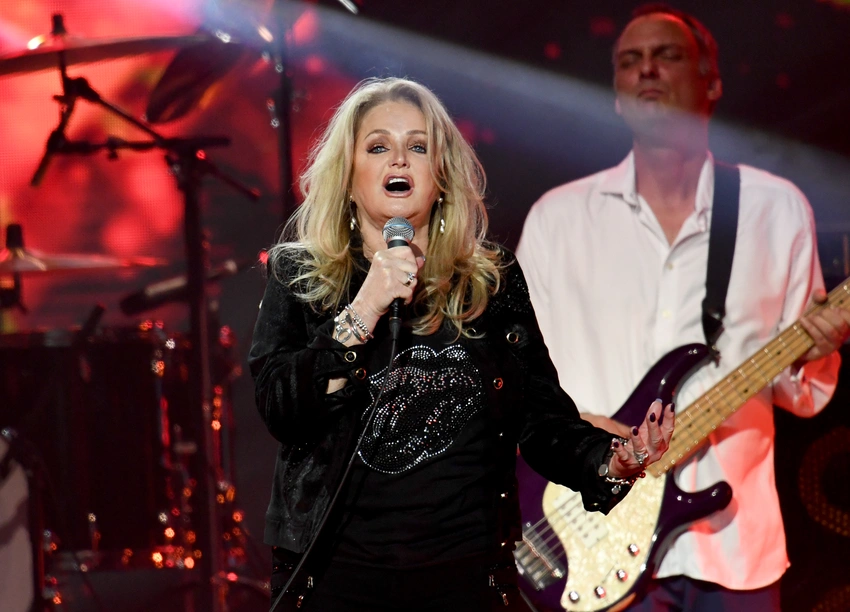 Bonnie Tyler Hospitalized in Portugal for Emergency Surgery