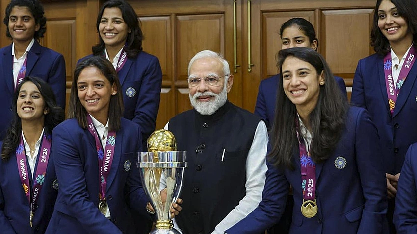Team India gifts PM Modi a special jersey after World Cup win