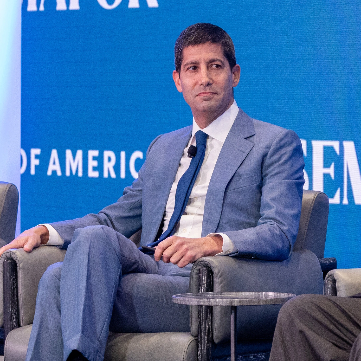 Warsh's Vast Wealth Revealed Ahead of Fed Chair Confirmation