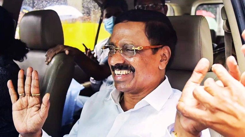 Ex-MP Vinayak Raut & Family Accused of Harassment by Daughter-in-Law!