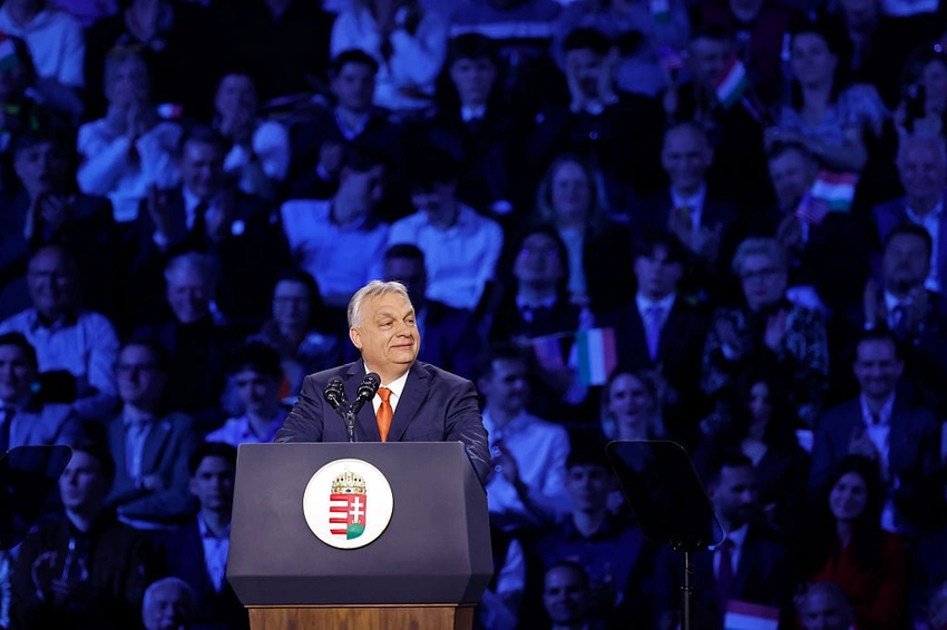 Tens of Thousands Rally in Budapest to Vote Out Orbán Before Election