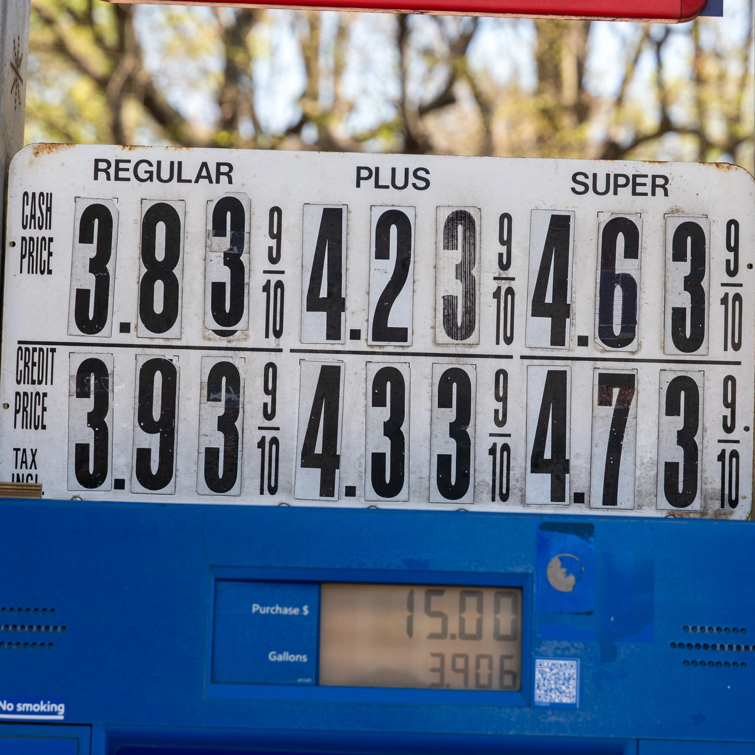 Oil prices hover near $110 as US-Iran talks stall and Hormuz risks rise