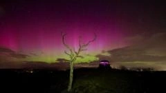 Northern Lights Dazzle UK: Rare Aurora Borealis Lights Up South Coast!