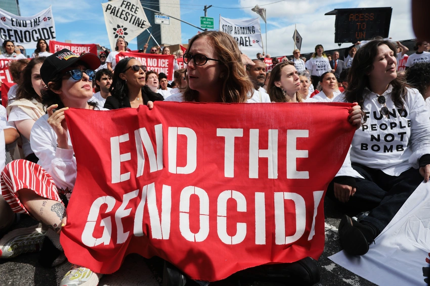 Hacks Star Hannah Einbinder Arrested at Fiery Anti-Netanyahu Protest in NYC!