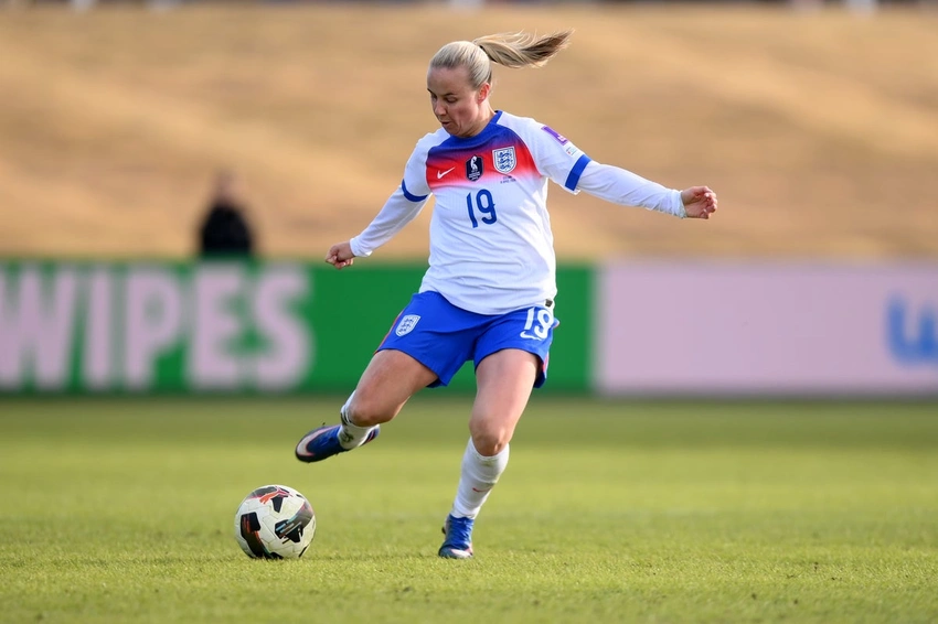 Beth Mead to leave Arsenal at season's end, heartbroken legend