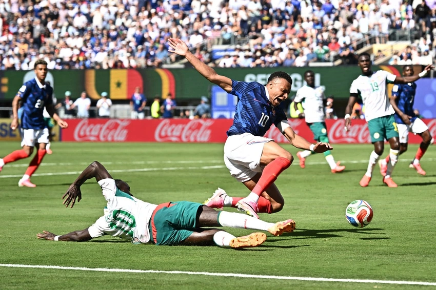 World Cup Shocker: VAR Denies France Clear Penalty for Mbappe Challenge!