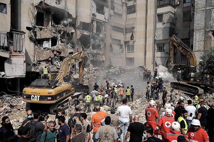 Iran's Guards Urge Revenge After Israel Kills Hezbollah Chief in Beirut