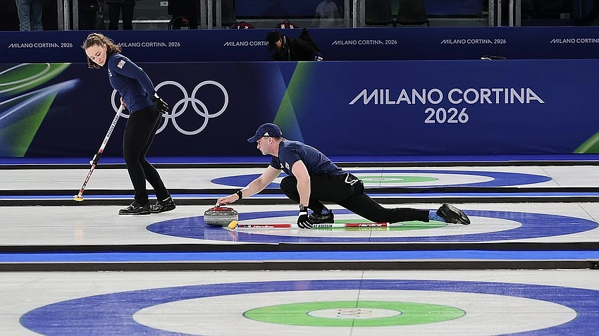 GB curling men reach semis as women miss out in Cortina showdown