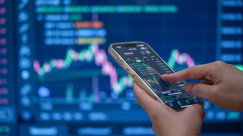 SAMIL climbs 5% after strong Q3; analysts lift targets on EV push