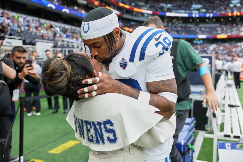 Jonathan Taylor Shines! Colts Triumph in London NFL Thriller!
