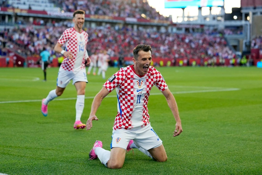 World Cup Showdown: Croatia vs. Ghana for Knockout Spot!